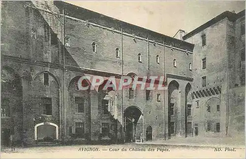 Cartes postales Avignon Cour du Chateau des Papes
