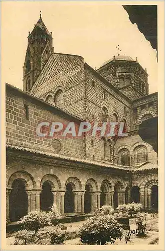 Cartes postales Le Puy (Haute Loire) La Douce France Cour et Galerie du Cloitre