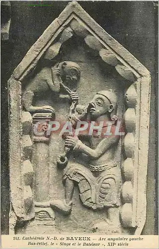 Cartes postales Cathedrale N D de Bayeux Arc Angulaire Gauche Bas Relief Le singe et le bateleur