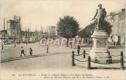 Ansichtskarte AK La Rochelle Statue de l'Amiral Duperre et le Cours des Dames