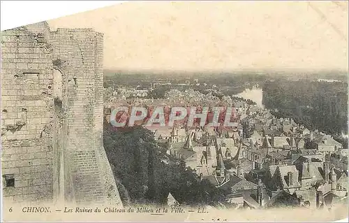 Ansichtskarte AK Chinon Les Ruines du Chateau du Milieu et la Ville