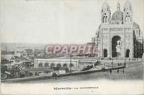 Ansichtskarte AK Marseille La Cathedrale Bateaux