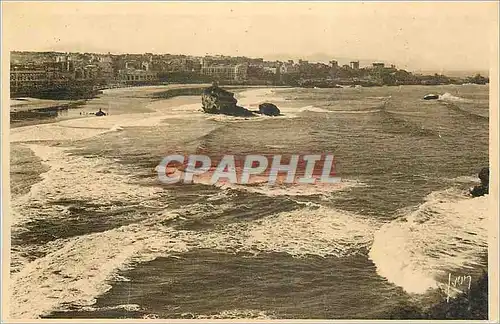 Cartes postales Biarritz (Basses Pyrenees) La Douce France La Grande PLage a Maree Haute vue du Phare
