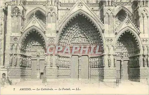 Ansichtskarte AK Amiens La Cathedrale Le Portail