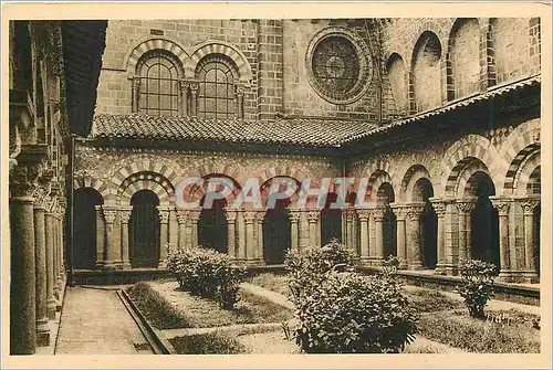 Cartes postales Le Puy (Haute Loire) La Douce France Cour et Galeries du Cloitre