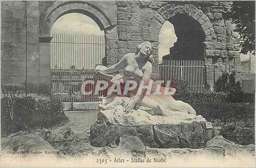 Cartes postales Arles Statue de Niobe
