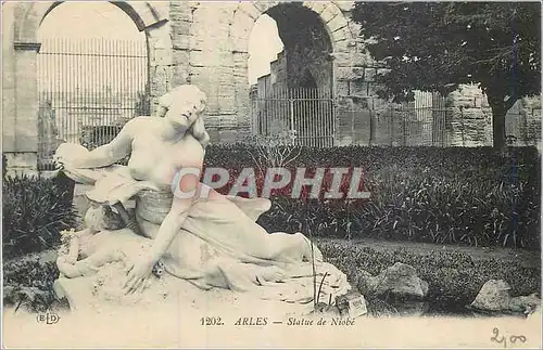 Ansichtskarte AK Arles Statue de Niobe