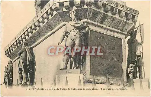 Cartes postales Falaise Detail de la Statue de Guillaume le Conquerant Les Ducs de Normandie