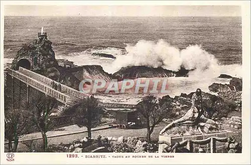 Cartes postales Biarritz Vague au Rocher de la Vierge