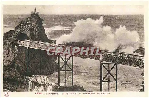 Ansichtskarte AK Biarritz Le Rocher de la vierge par Gros Temps