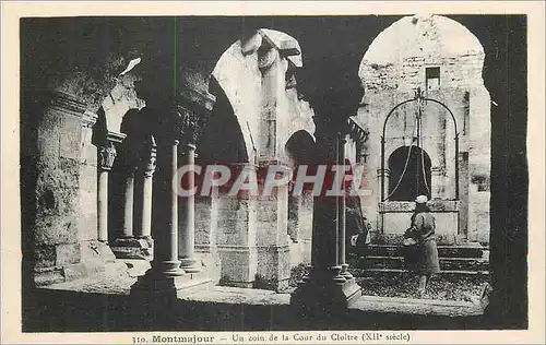 Cartes postales Montmajour Un Coin de la Cour du Cloitre (XIIe Siecle)