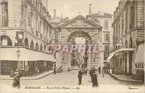 Ansichtskarte AK Bordeaux Rue et Porte Dijeaux