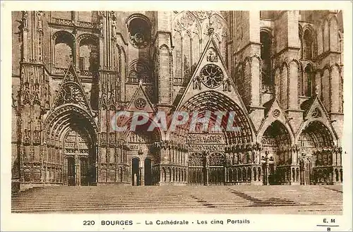 Ansichtskarte AK Bourges La Cathedrale Les Cinq Portails