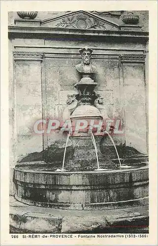 Cartes postales St Remy de Provence Fontaine Nostradamus