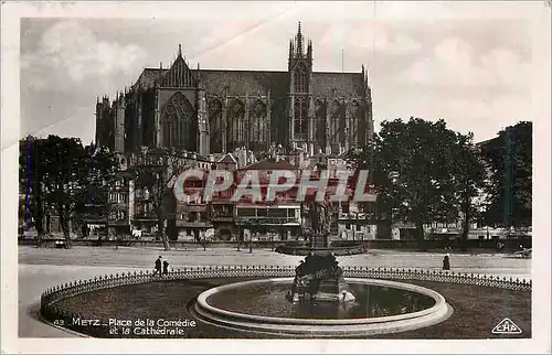 Cartes postales moderne Metz Place de la Comedie et la Cathedrale