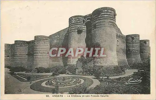 Cartes postales Angers Le Chateau et ses Fosses Fleuris