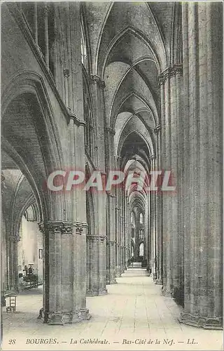 Cartes postales Bourges La Cathedrale Bas Cote de la Nef