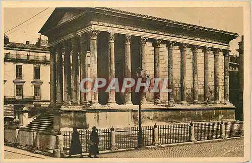 Cartes postales Nimes (Gard) La Maison Carree