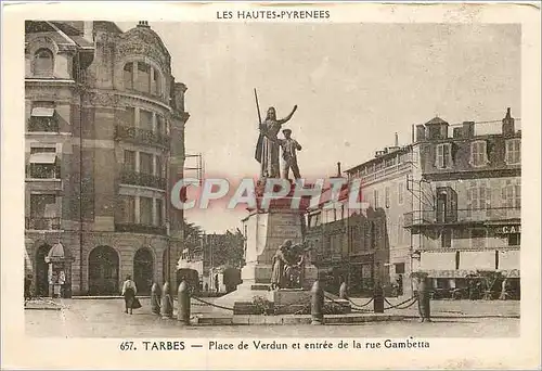 Ansichtskarte AK Tarbes Les Hautes Pyrenees Place de Verdun et entree de la Rue Gambetta