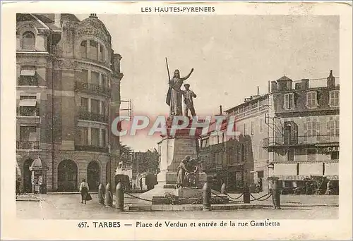 Cartes postales Tarbes Les Hautes Pyrenees Place de Verdun et entree de la Rue Gambetta