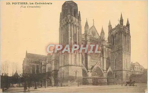 Cartes postales Poitiers La Cathedrale (Vue d'Ensemble)