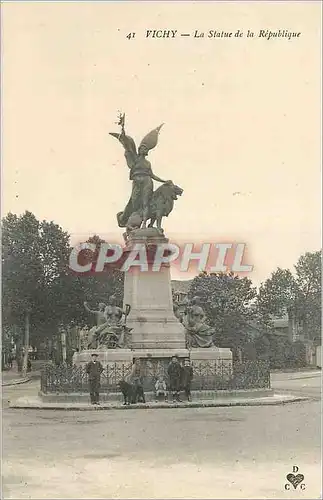 Cartes postales Vichy La Statue de la Republique Enfants Chien