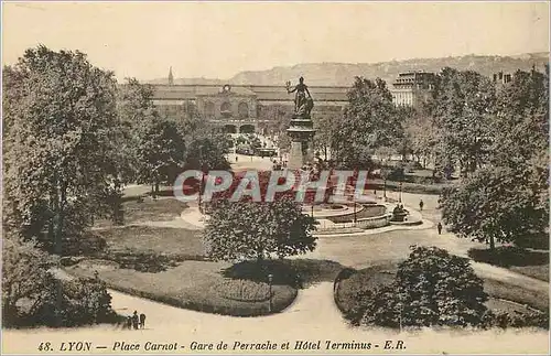 Cartes postales Lyon Place Carnot Gare de Perrache et Hotel Terminus