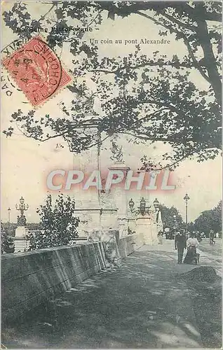 Cartes postales Paris Un coin au pont Alexandre