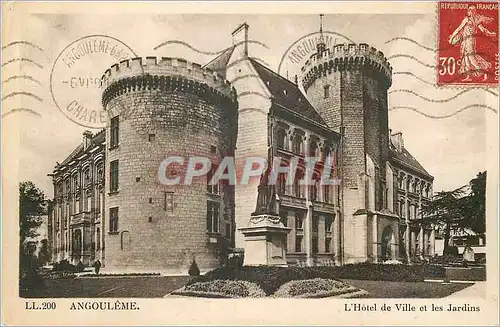 Ansichtskarte AK Angouleme L'Hotel de Ville et les Jardins