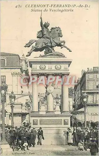 Cartes postales Clermont Ferrand (P de D) Statue de Vercingetorix Militaria