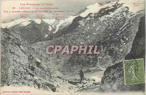 Cartes postales Luchon Les Pyrenees Les Monts Maudits Vus a travers l'echancrure du Port de Venasque Moutieres S