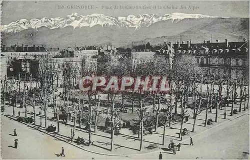 Cartes postales Grenoble Place de la Constitution et la chaine des Alpes