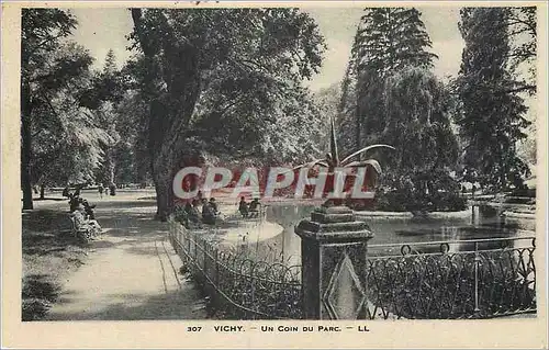 Cartes postales Vichy un Coin du Parc