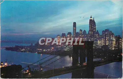 Cartes postales moderne Nightfall in Lower Manhattan with Brooklyn Bridge New York City