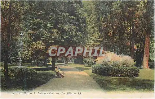 Ansichtskarte AK Vichy Le Nouveau Parc Une Allee