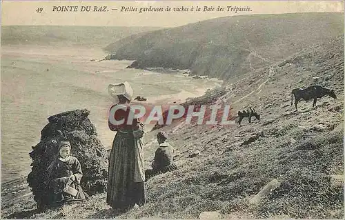 Ansichtskarte AK Pointe du Raz Petites Gardeuses de Vaches a la Baie des Trepasses Folklore