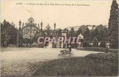 Cartes postales Lyon La Sortie du Parc de la Tete d'Or et le Coteau de la Croix Rousse (animation Velo Cycle Enf