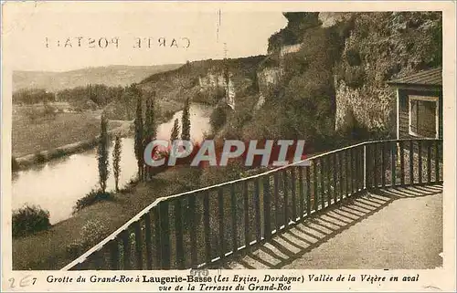 Cartes postales Grotte du Grand Roc a Laugerie Basse (Les Eyzies Dordogne) Vallee de la Vezere en aval