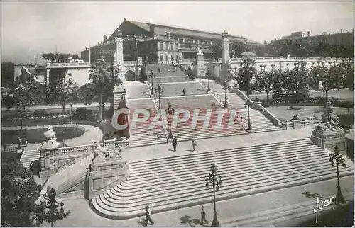 Cartes postales moderne Marseille (Bouches du Rhone) Gare Saint Charles et Escalier Monumental