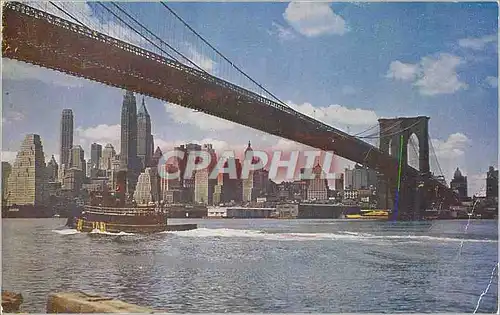 Cartes postales moderne New York City The Brooklyn Bridge Bateau