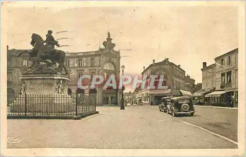 Cartes postales Cognac (Charente) Statue de Francois 1er et la Place Automobile