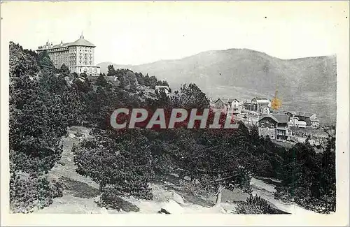 Cartes postales moderne Font Romeu Le Grand Hotel (H Martin arch) et les Villas au Fond les Pyrenees