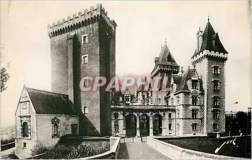 Cartes postales moderne Pau (B P) Le Chateau Henri IV Entree principale et la Chapelle