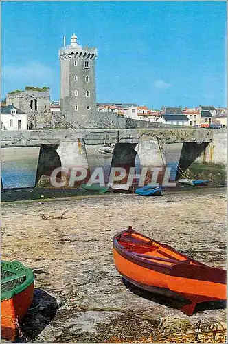 Cartes postales moderne Les Sables d'Olonne Le Port et la Tour d'Arundel Bateaux