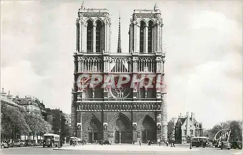 Cartes postales moderne Paris et ses Merveilles Cathedrale Notre Dame et le Parvie