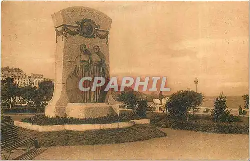 Ansichtskarte AK Biarritz Monument a S M Edouard VII