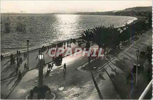 Cartes postales moderne Nice Promenade des Anglais un Couche de Soleil
