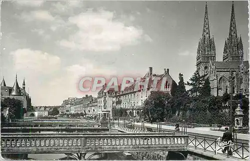 Cartes postales moderne Quimper (Finistere) La Bretagne Les Quais et la Cathedrale