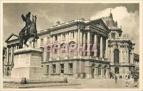 Cartes postales Versailles et ses Merveilles Le Chateau Statue de Louis XIV Pavillon Gabriel et la Chapelle