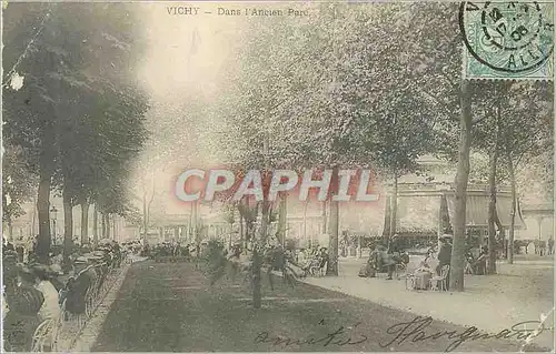 Cartes postales Vichy Dans l'Ancien parc